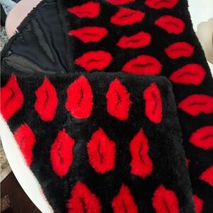 Fuzzy Black Scarf with Red Lip Prints